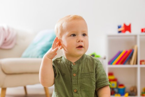 10 Tips Menjaga Kesehatan Telinga Anak agar Tetap Bersih dan Sehat