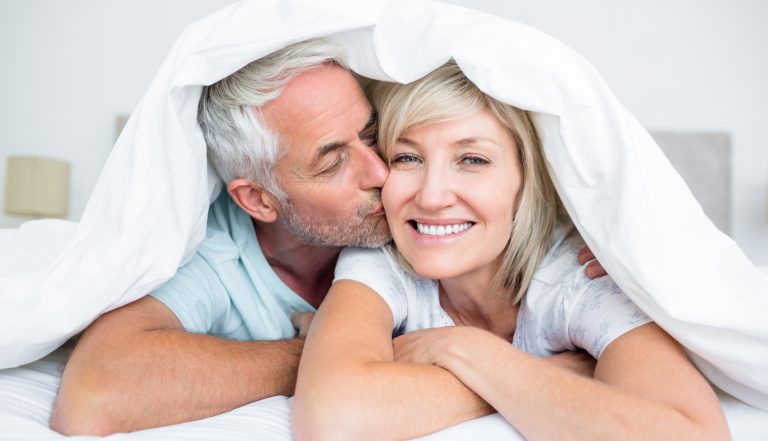 10 Strategi Menghadapi Tantangan Seksual di Masa Menopause
