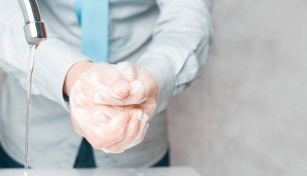 7 Tips Menjaga Kesehatan Tangan untuk Pekerja Kantoran
