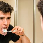 10 Cara Sederhana Merawat Lidah di Rumah