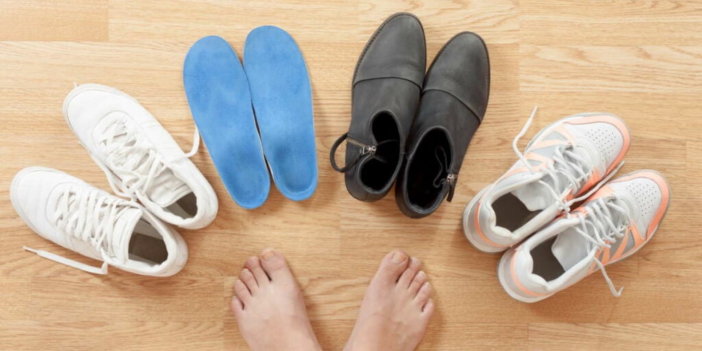 5 Cara Memilih Sepatu yang Tidak Merusak Kesehatan Kaki