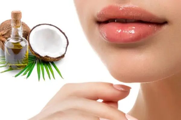 10 Manfaat Minyak Kelapa untuk Bibir Sehat 10 Manfaat Minyak Kelapa untuk Bibir Sehat