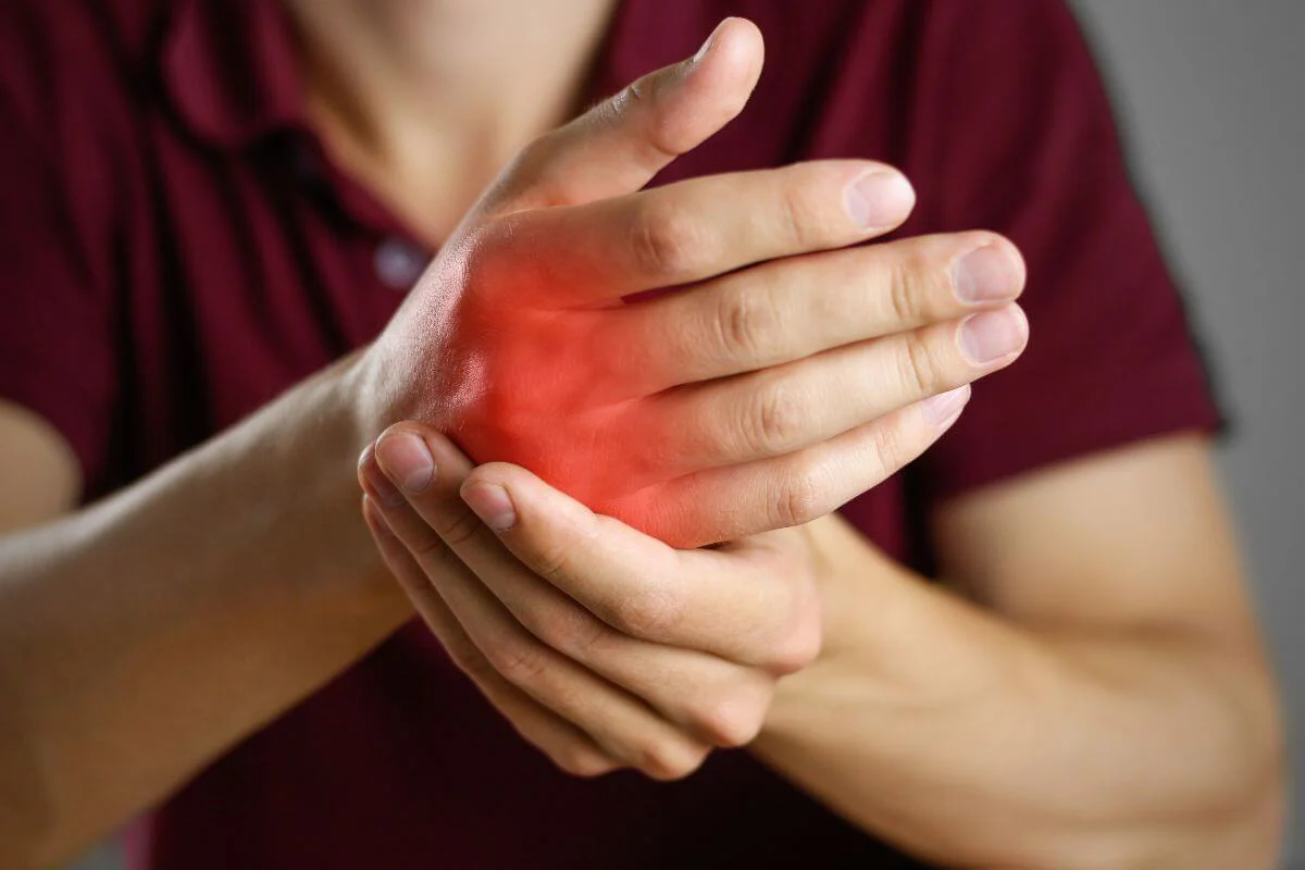 7 Kebiasaan Sehat untuk Mencegah Kram di Tangan