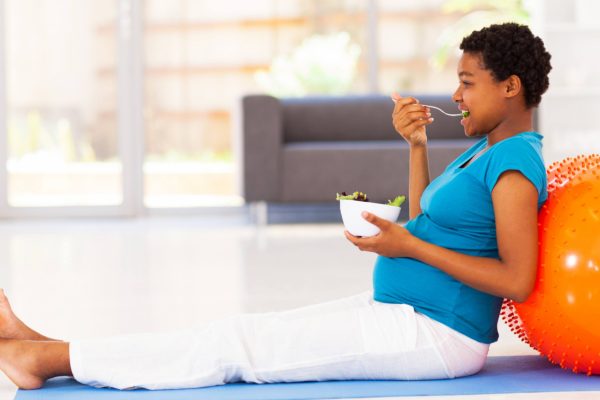 7 Tips Merawat Punggung untuk Ibu Hamil